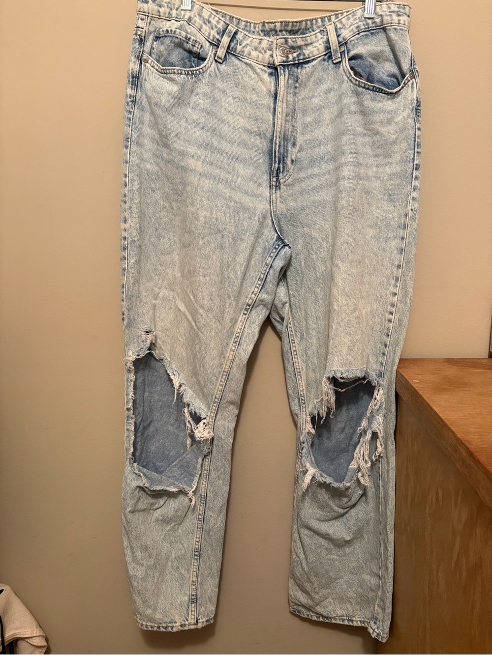 Women's Straight Leg Light Blue Distressed Jeans